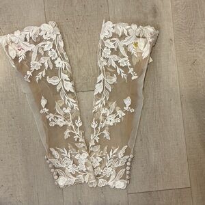 Elegant Lace Floral Women's Sleeves